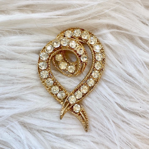 Vintage Rhinestone and Gold Heart Pin Brooch - Picture 1 of 3